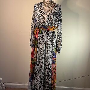 Chic Long Sleeve Leopard Print Maxi Dress with Vibrant Accents